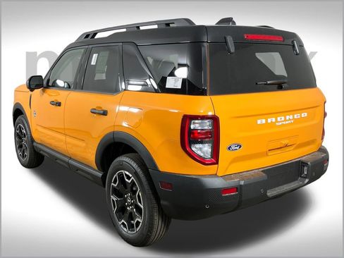 New 2026 Ford Bronco Sport Outer Banks w/ Outer Banks Tech Package+ AWD/4WD image 8