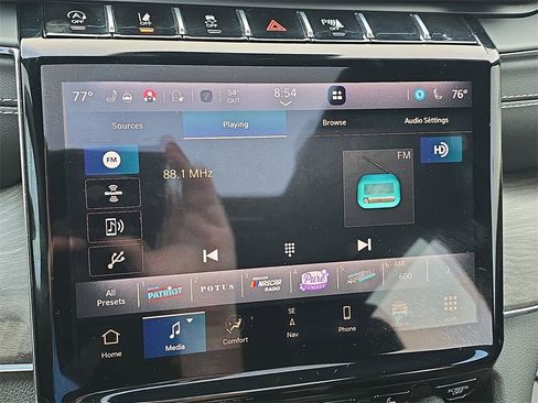 Used 2024 Jeep Grand Cherokee Overland w/ Trailer Tow Package image 20