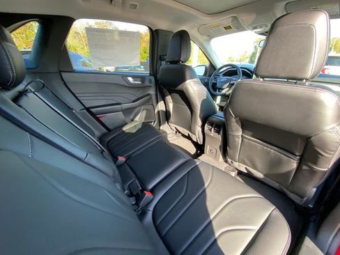 New 2025 Ford Escape SE w/ PHEV Premium Package image 33