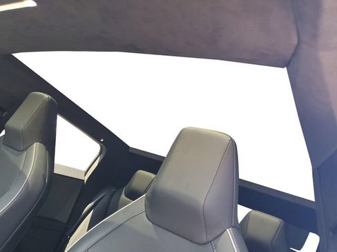 Used 2025 Tesla Cybertruck AWD Crew Cab image 10