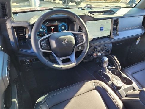 New 2025 Ford Bronco Badlands w/ Sasquatch Package image 6
