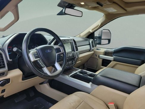 Used 2019 Ford F250 Lariat w/ Lariat Ultimate Package AWD/4WD image 16