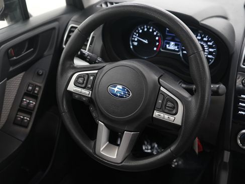 Used 2017 Subaru Forester 2.5i Premium image 14