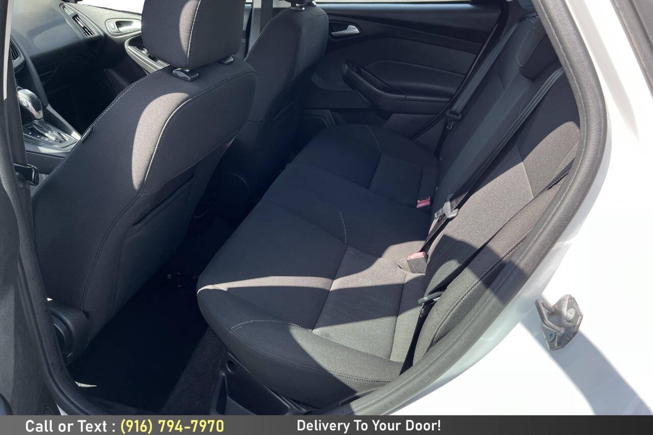 Used 2015 Ford Focus SE FWD image 14