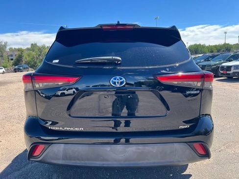 Used 2022 Toyota Highlander Bronze Edition AWD/4WD image 5