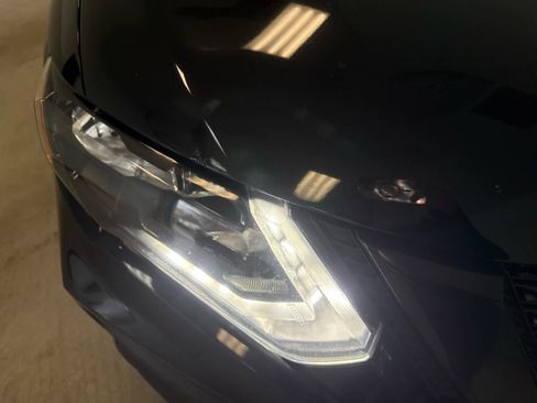 Used 2017 Nissan Rogue S image 6