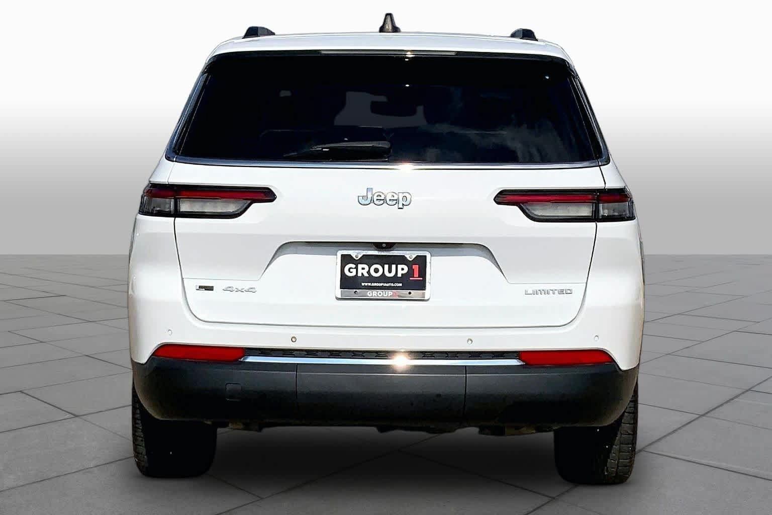 Used 2022 Jeep Grand Cherokee L Limited AWD/4WD image 5