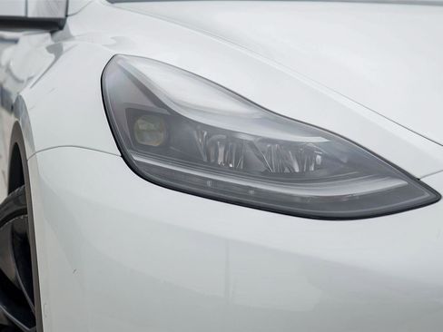 Used 2022 Tesla Model Y Performance AWD/4WD image 3