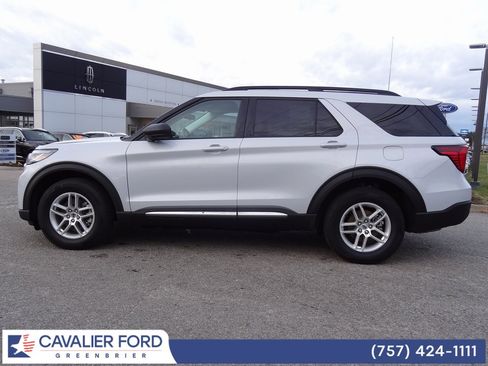 Used 2025 Ford Explorer Active image 7