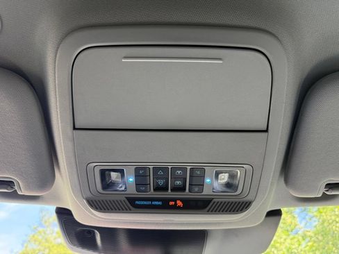 Used 2022 Ford Explorer XLT w/ Equipment Group 202A RWD image 37