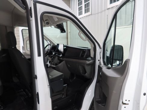 Used 2023 Ford Transit 350 XLT RWD image 12