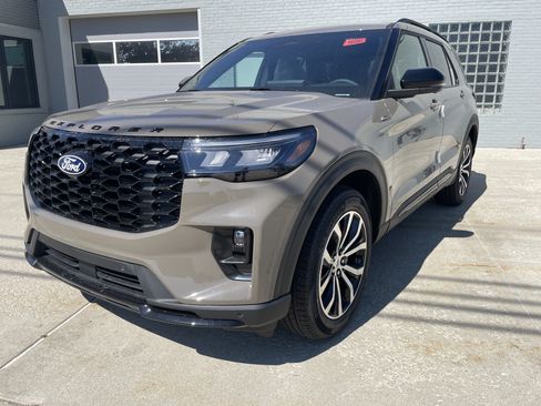 New 2027 Ford Explorer ST-Line AWD/4WD image 8