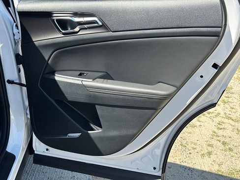 New 2026 Kia Sportage SX FWD image 16