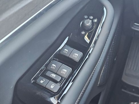 New 2024 Jeep Grand Cherokee L Overland w/ Advanced Protech Group III AWD/4WD image 28