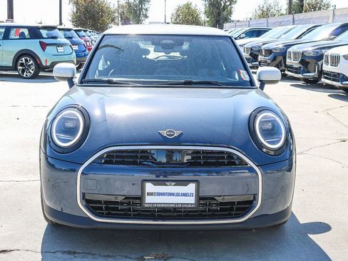 Used 2025 MINI Cooper 2-Door Hardtop image 2