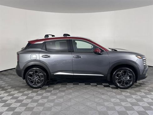 New 2025 Nissan Kicks SR AWD/4WD image 2
