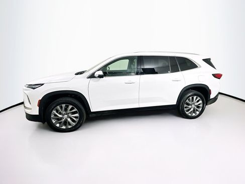Used 2025 Buick Enclave Preferred FWD image 4