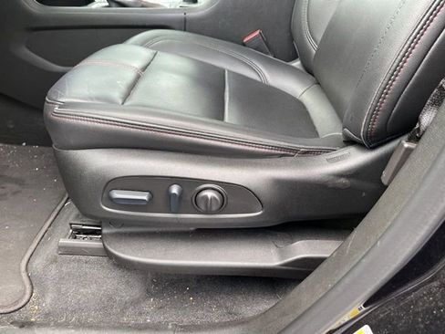 Used 2023 Chevrolet Traverse RS image 15