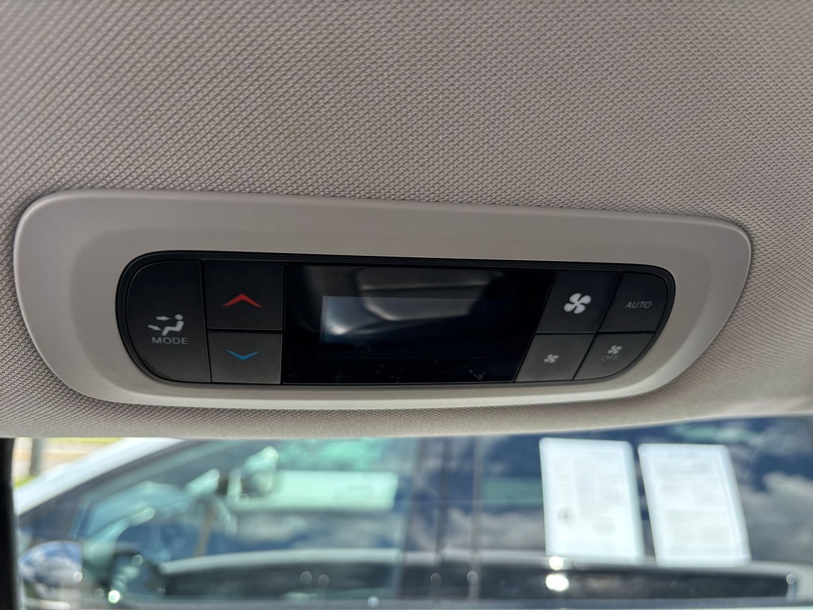 Used 2024 Chrysler Pacifica Touring-L FWD image 20