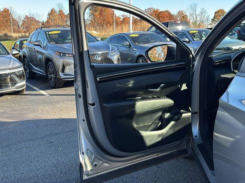 Used 2022 Hyundai Tucson SE image 11