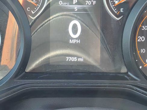 Used 2025 Jeep Gladiator Mojave AWD/4WD image 26