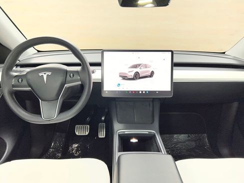 Used 2023 Tesla Model Y Performance AWD/4WD image 2