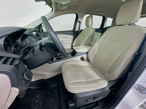 Used 2019 Ford Escape SE image 13