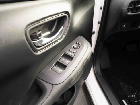 New 2026 Honda HR-V LX image 7