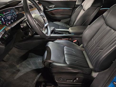 Used 2019 Audi e-tron Prestige w/ Prestige Package AWD/4WD image 17
