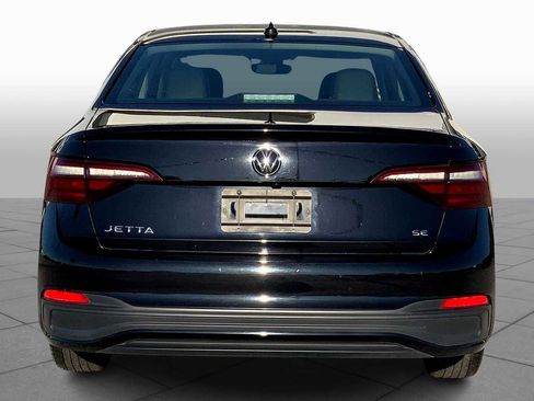Used 2024 Volkswagen Jetta SE image 4