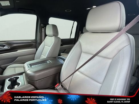 Certified 2024 GMC Yukon XL SLT w/ SLT Luxury Package AWD/4WD image 15