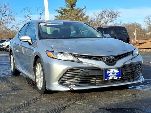 Used 2019 Toyota Camry LE image 2