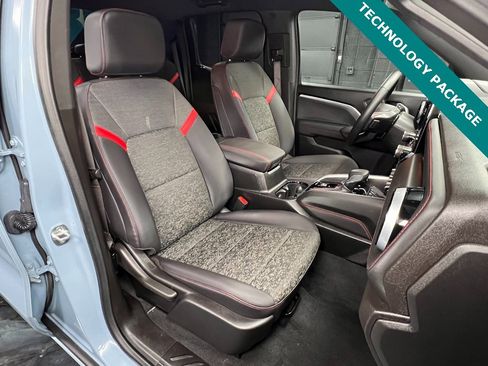 Used 2025 Chevrolet Colorado Z71 w/ Technology Package image 4