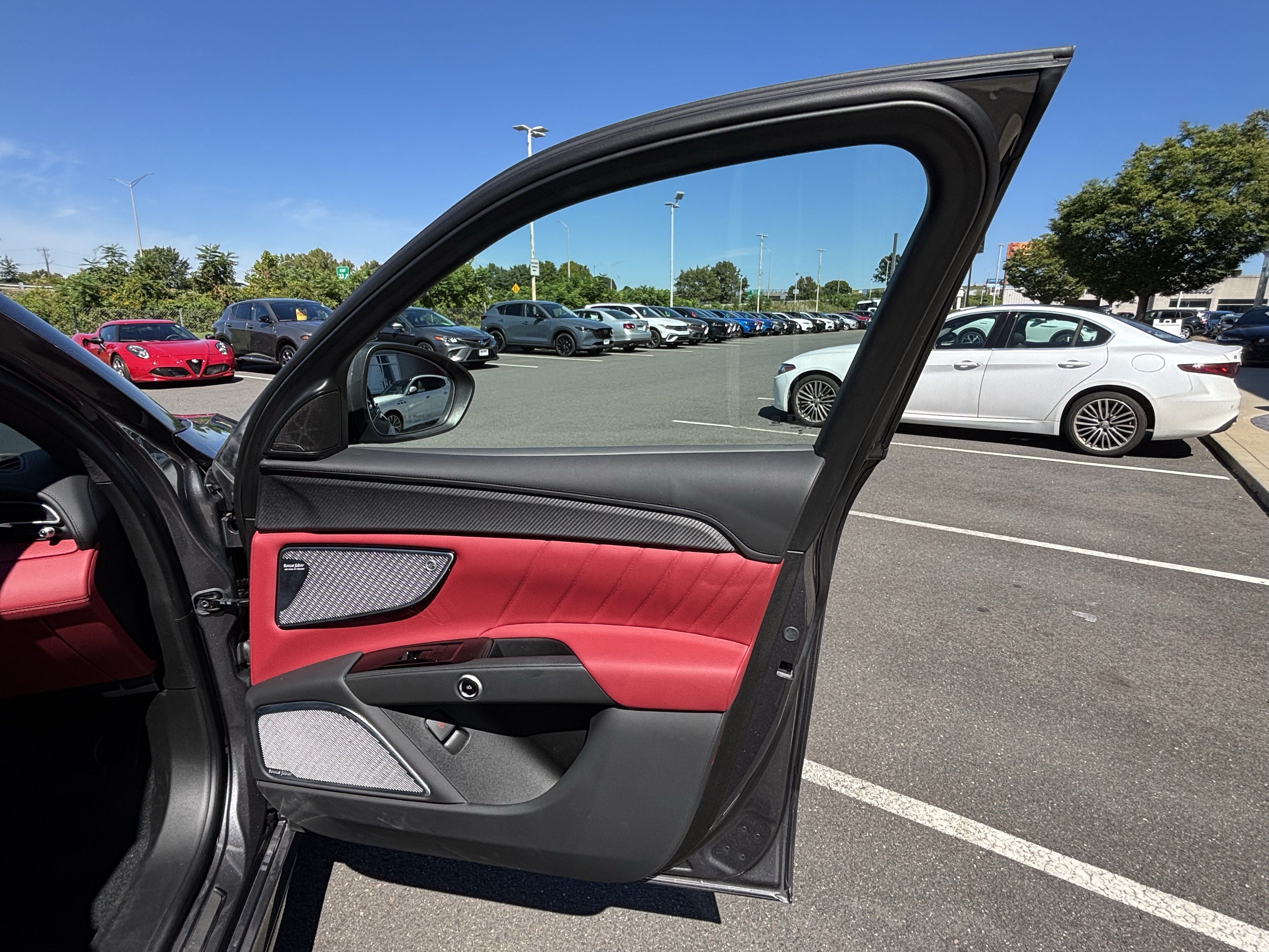 Used 2023 Maserati Grecale Folgore AWD/4WD image 38
