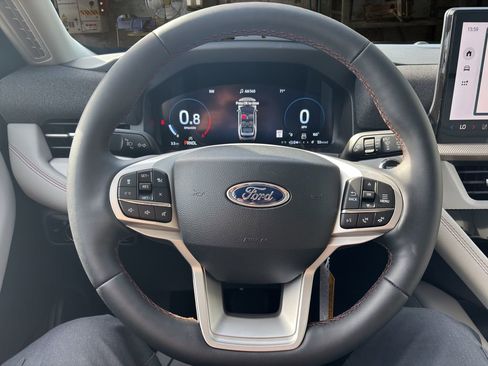 New 2026 Ford Explorer Active RWD image 20