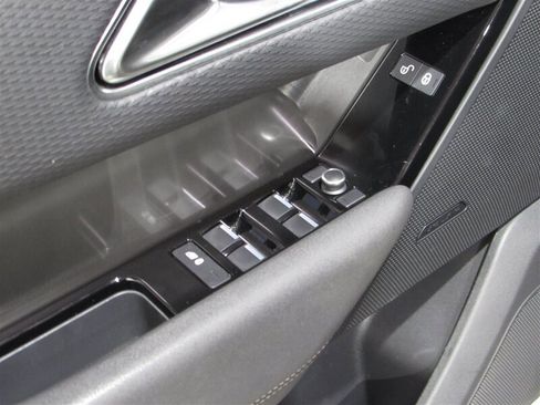 Used 2018 Land Rover Range Rover Velar image 70