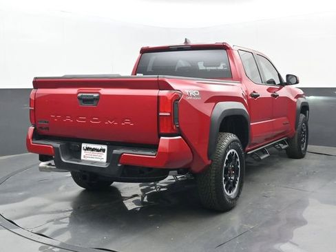 Used 2025 Toyota Tacoma TRD Off-Road AWD/4WD image 21