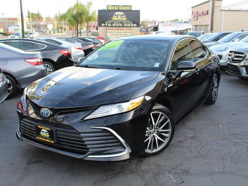 Used 2021 Toyota Camry XLE image 36