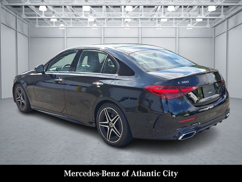 Used 2022 Mercedes-Benz C 300 4MATIC Sedan image 4