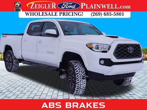 Used 2020 Toyota Tacoma TRD Sport image 4