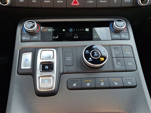 Used 2024 Hyundai Palisade Calligraphy image 17