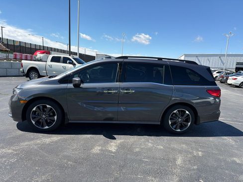 Used 2024 Honda Odyssey Elite image 3