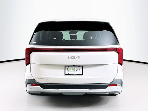 Used 2026 Kia Carnival FWD image 7