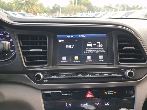 Used 2020 Hyundai Elantra SEL FWD image 21