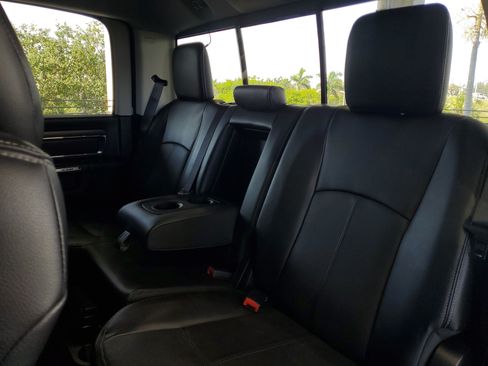 Used 2017 RAM 1500 Laramie w/ Convenience Group AWD/4WD image 8