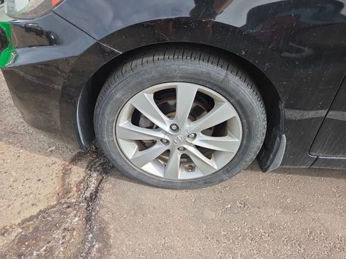 Used 2013 Hyundai Accent GLS w/ Premium Pkg image 7