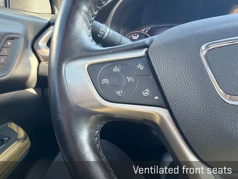 Used 2018 GMC Acadia Denali w/ Technology Package FWD image 41