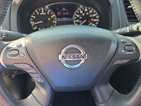 Used 2020 Nissan Pathfinder SV FWD image 23