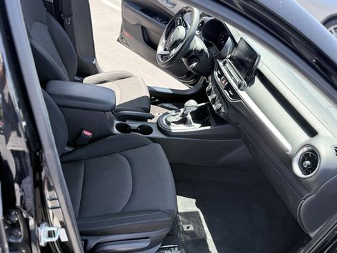 Used 2022 Kia Forte LXS FWD image 13