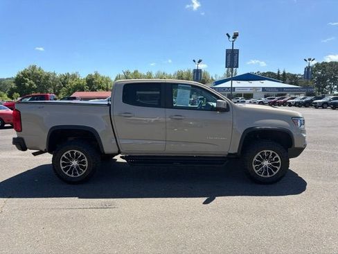 Used 2022 Chevrolet Colorado ZR2 AWD/4WD image 11